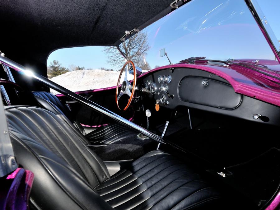  Shelby Cobra Coupe Dragon Snake 1963 года  (фото 8 из 11)